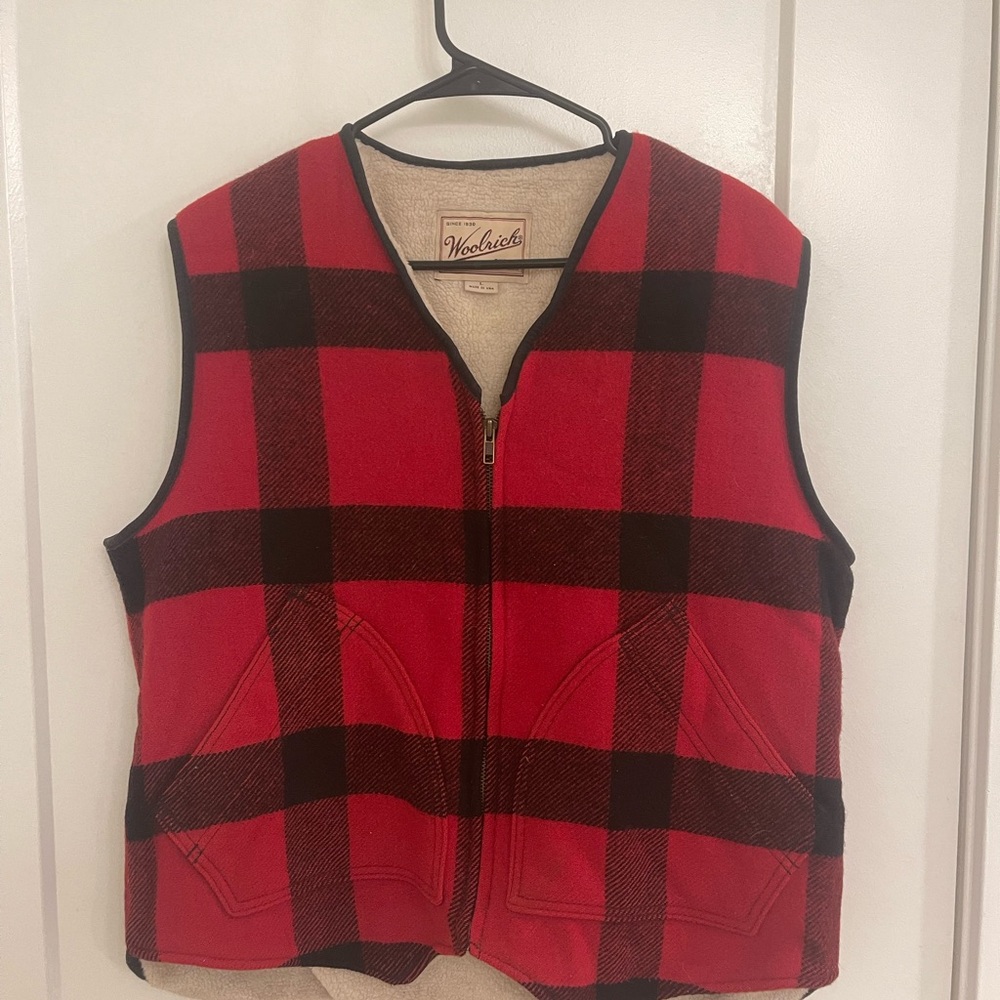 Vintage Woolrich Wool‎ Red Black Plaid Rugged Vest Western Holiday Outdoors